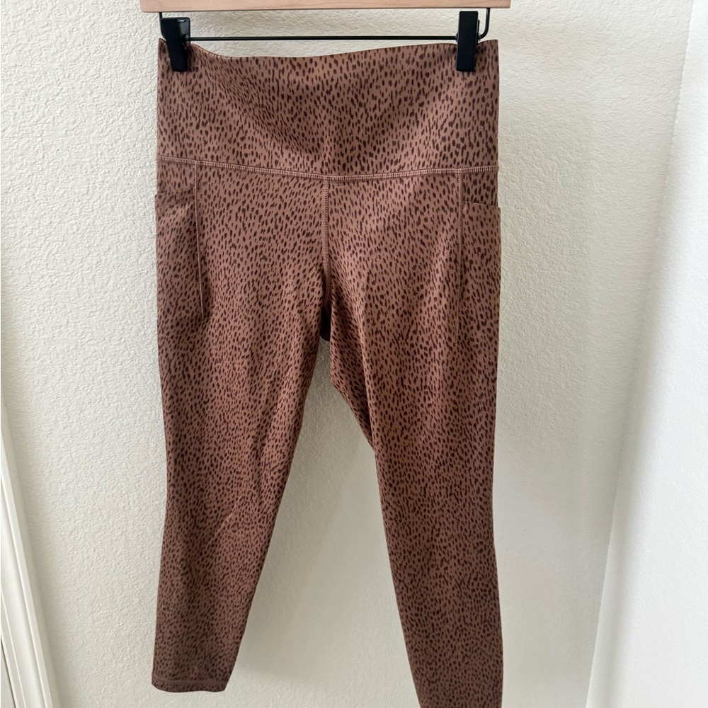 Athleta 7/8 salutation Legging
